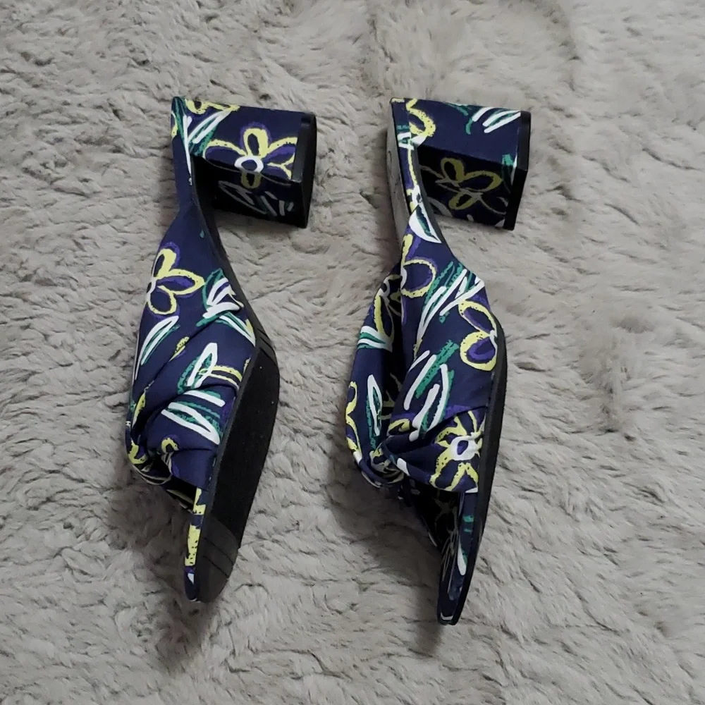 Adrianna Papell floral block heels - Picture 4 of 11